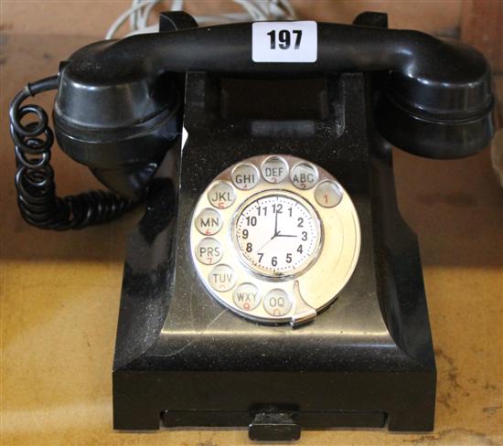 Black Bakelite telephone